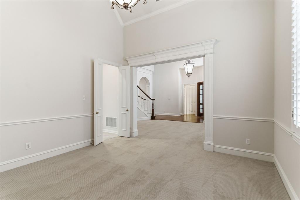 4553 Meadow Ridge Drive Plano, TX 75093 - Photo 8 of 40