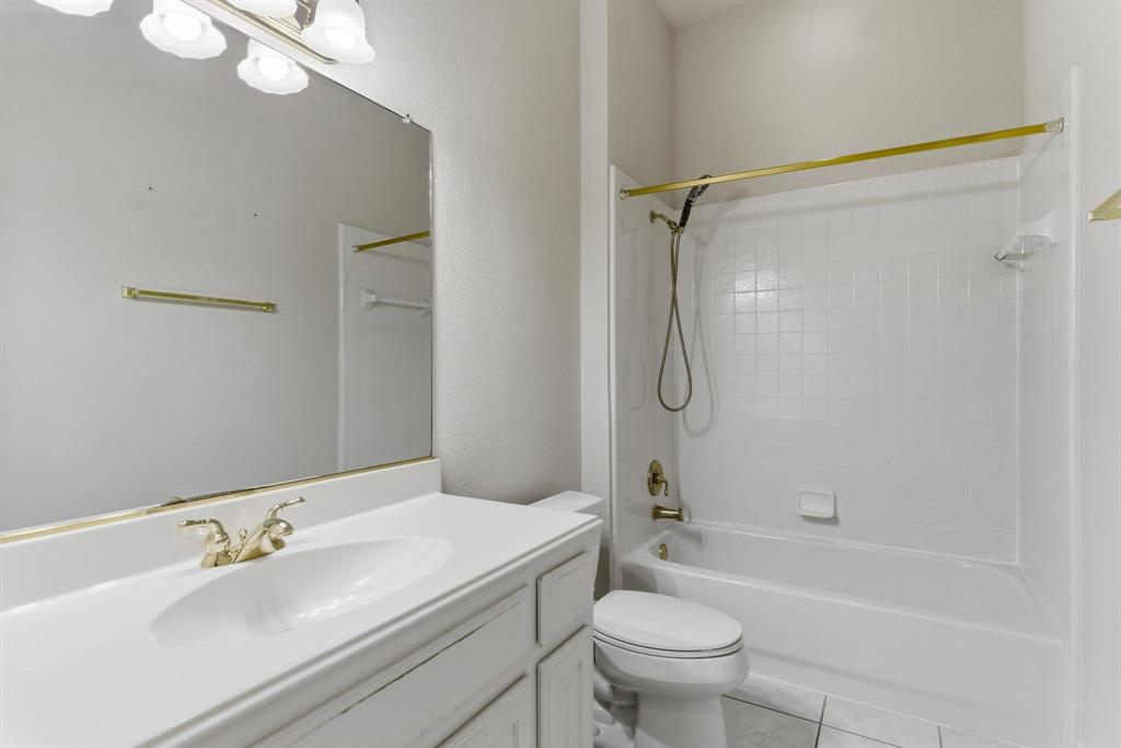 4553 Meadow Ridge Drive Plano, TX 75093 - Photo 10 of 40