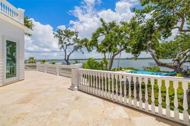 $7,390,000 | 8585 Midnight Pass Road, Sarasota, FL 34242