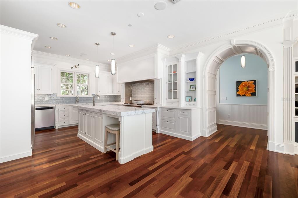 8585 Midnight Pass Road Sarasota, FL 34242 - Photo 14 of 93