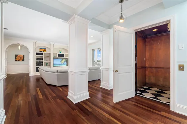 $7,390,000 | 8585 Midnight Pass Road, Sarasota, FL 34242