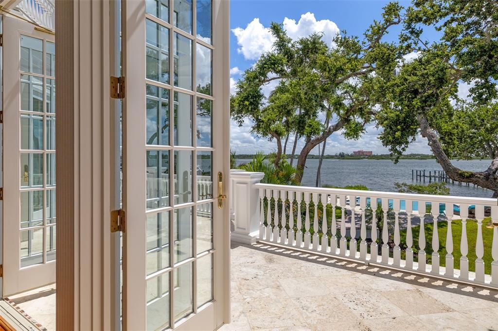 8585 Midnight Pass Road Sarasota, FL 34242 - Photo 28 of 93