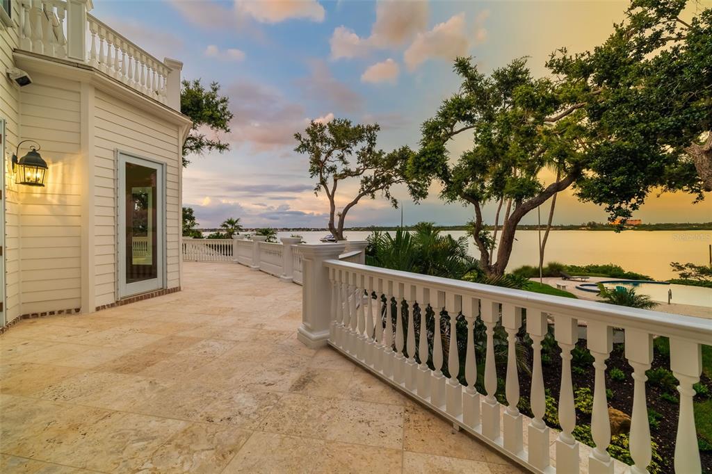 8585 Midnight Pass Road Sarasota, FL 34242 - Photo 32 of 93