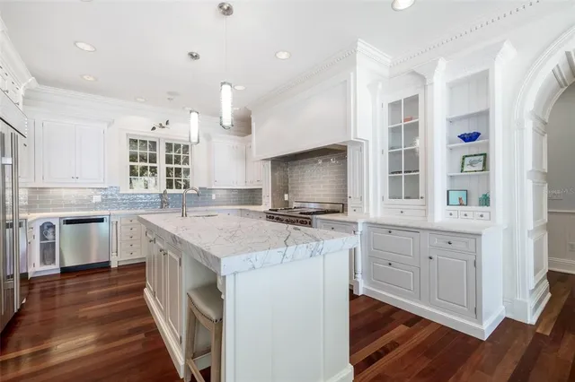 $7,390,000 | 8585 Midnight Pass Road, Sarasota, FL 34242