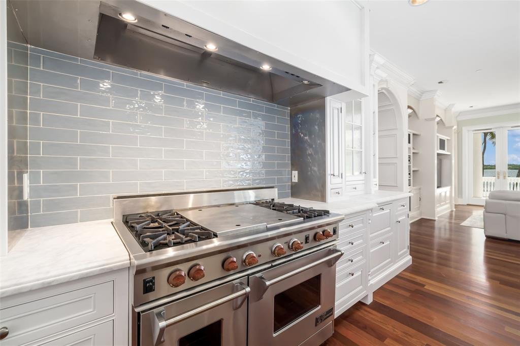 8585 Midnight Pass Road Sarasota, FL 34242 - Photo 37 of 93