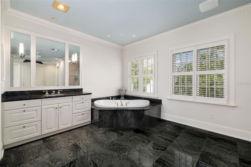 8585 Midnight Pass Road Sarasota, FL 34242 - Photo 54 of 93