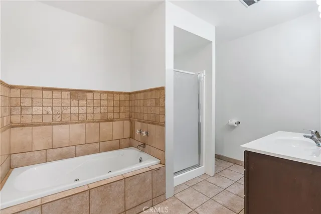 $6,500 | 17329 Burbank Boulevard, Encino, CA 91316