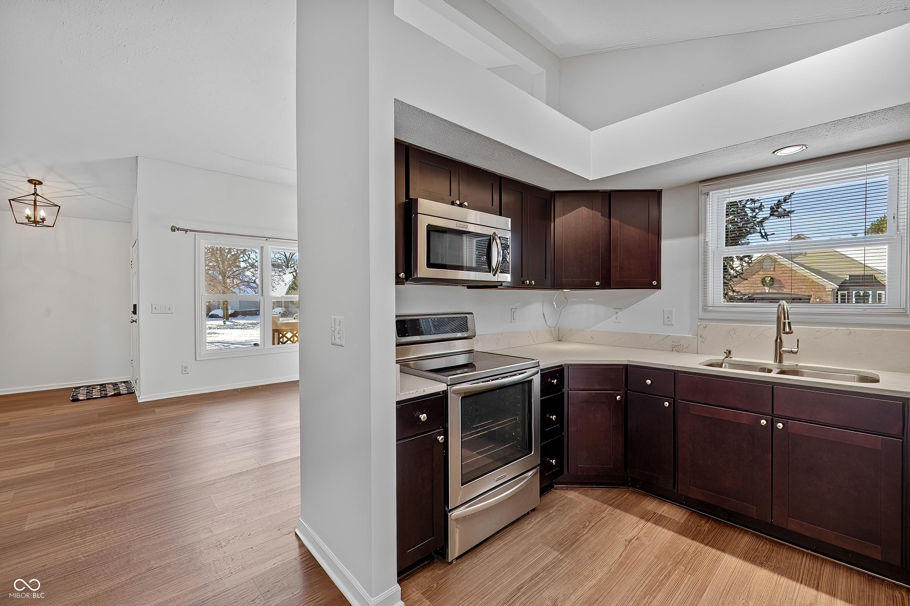 11927 Halla Place Fishers, IN 46038 - Photo 7 of 21