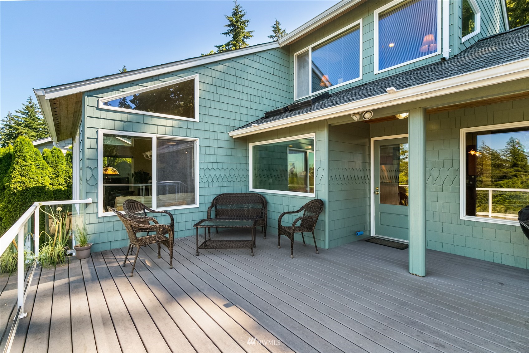 1415 37th Street Bellingham, WA 98229 - Photo 2 of 37 a view of a house with lounge chair