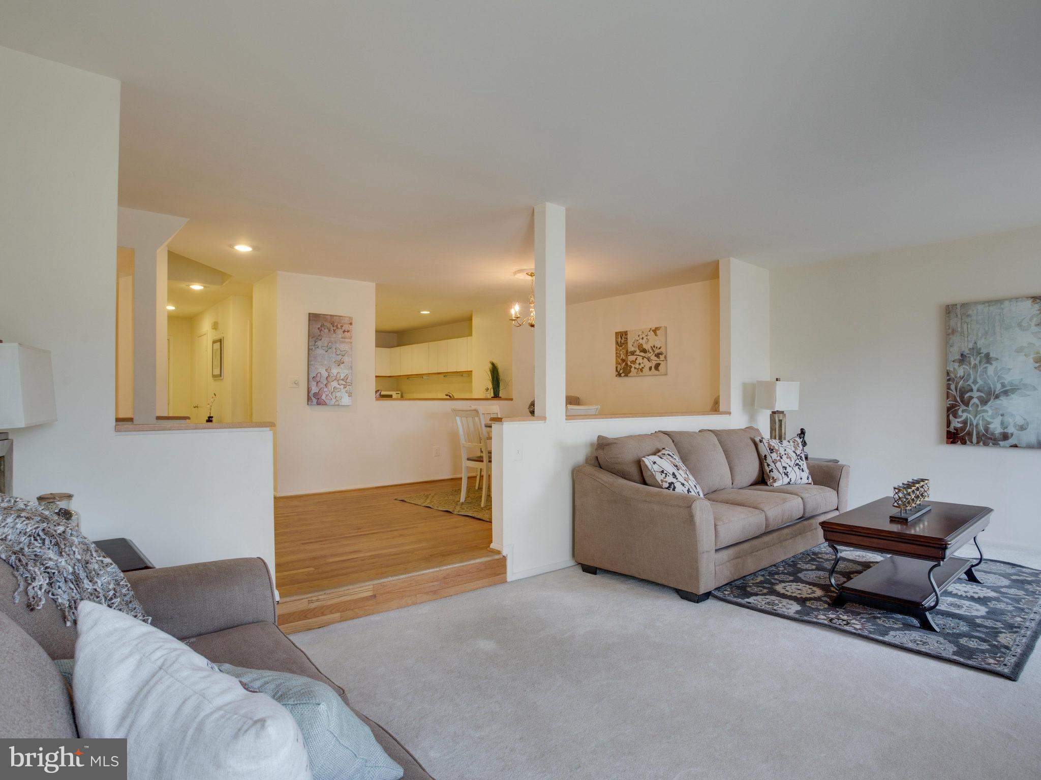 11102 Lakespray Way Reston, VA 20191 - Photo 16 of 28 Living Room
