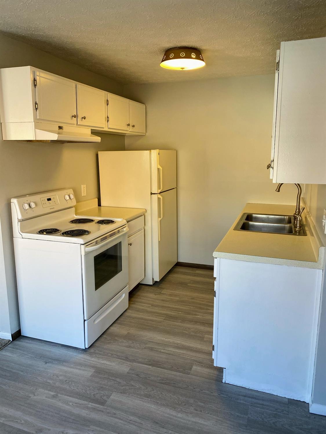 5617 Cheviot Road, Unit 5 Cincinnati, OH 45247 - Photo 4 of 6