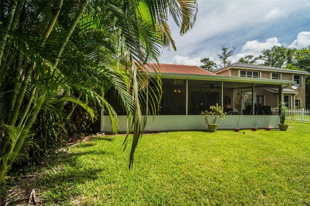 HUGE screened in back porch