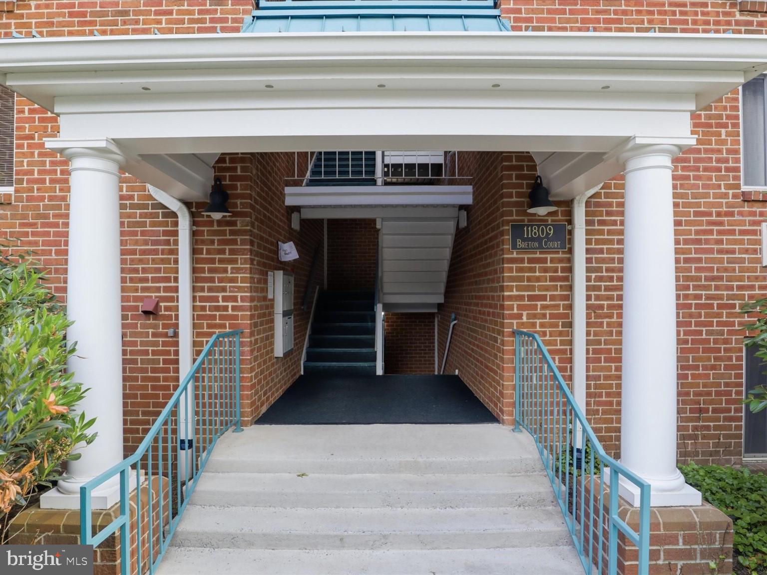 11809 Breton Court, Unit 2B Reston, VA 20191 - Photo 23 of 29 a view of entryway