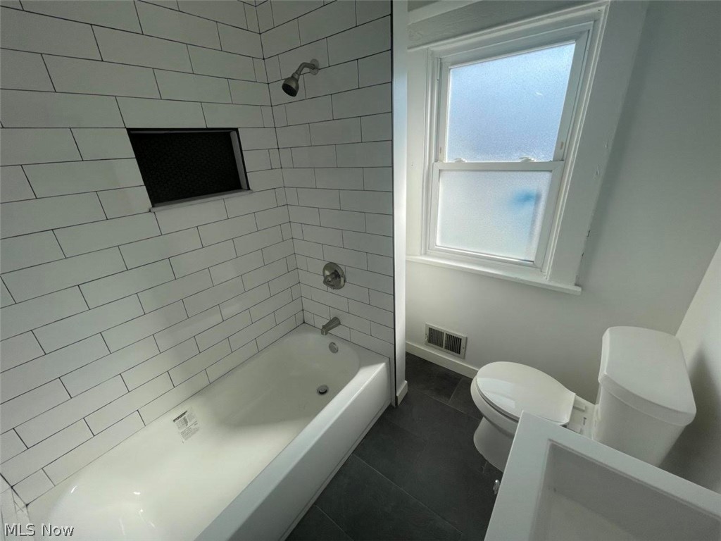 3545 Menlo Road Cleveland, OH 44120 - Photo 18 of 22 Bathroom