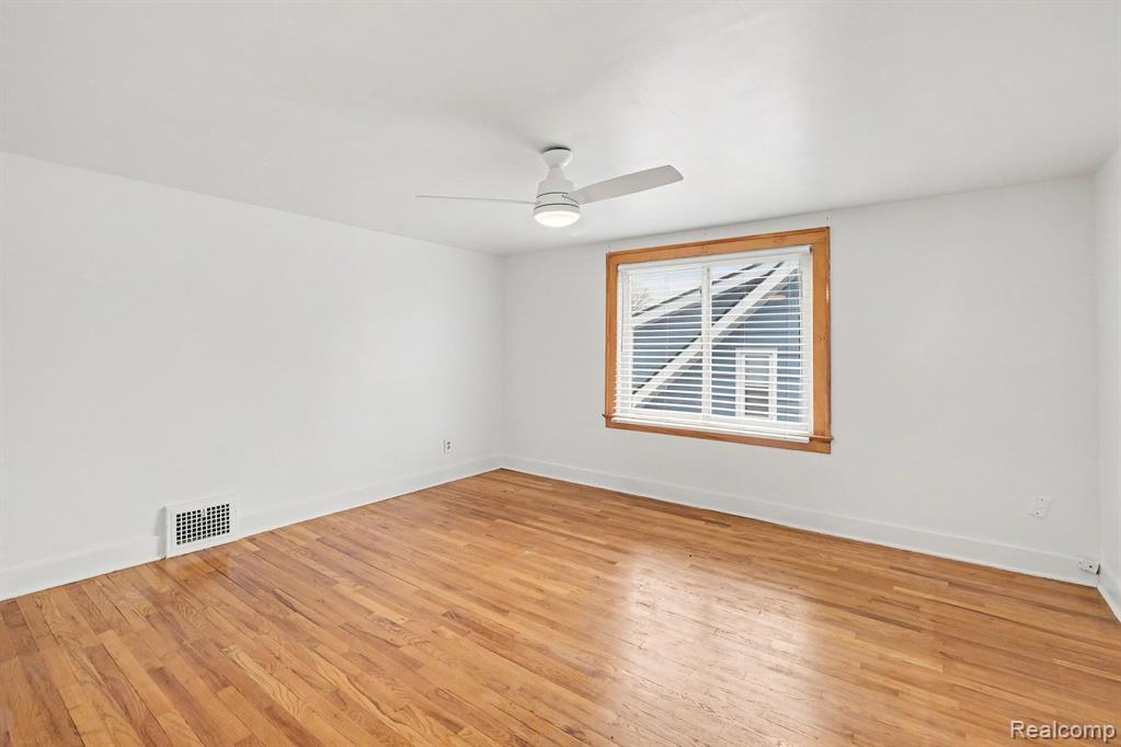 313 Myrtle Street Flushing, MI 48433 - Photo 8 of 19