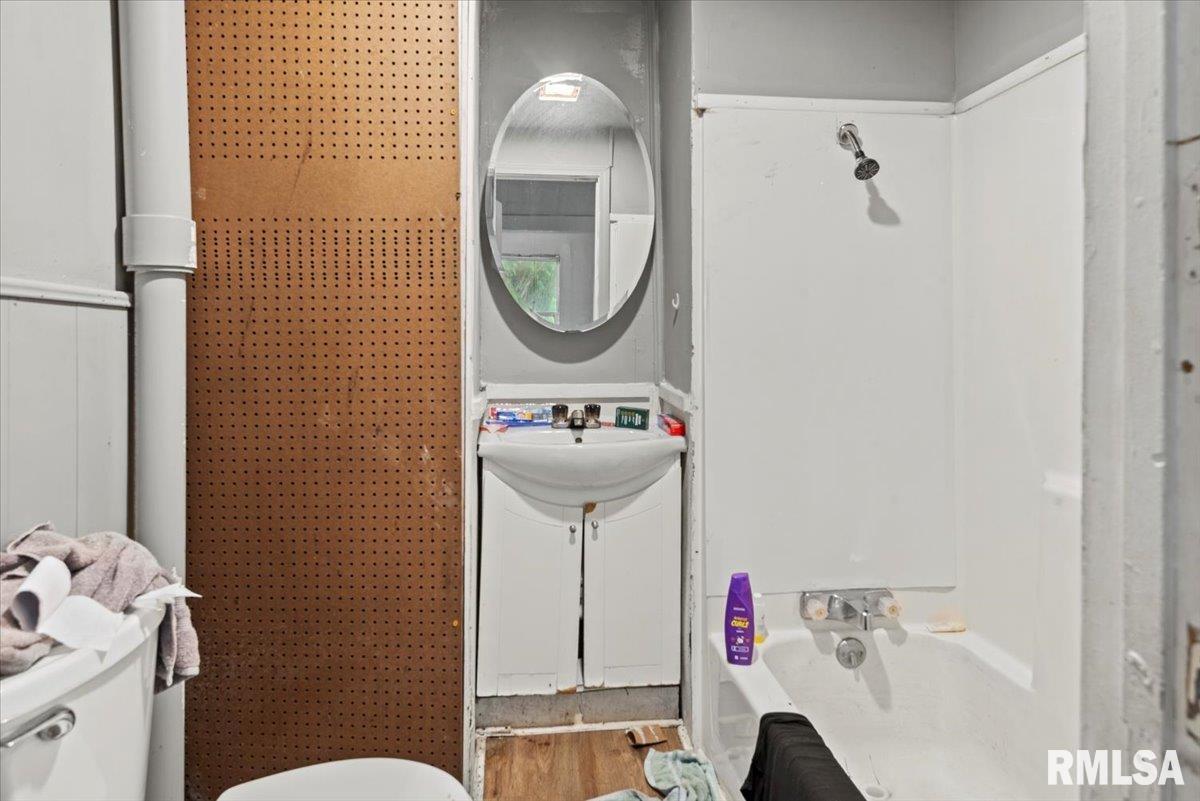 1715 Clay Street Springfield, IL 62703 - Photo 8 of 11