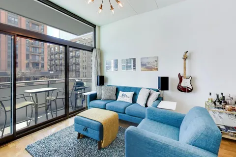 $325,000 | 650 West Wayman Street, Unit 401C, Chicago, IL 60661