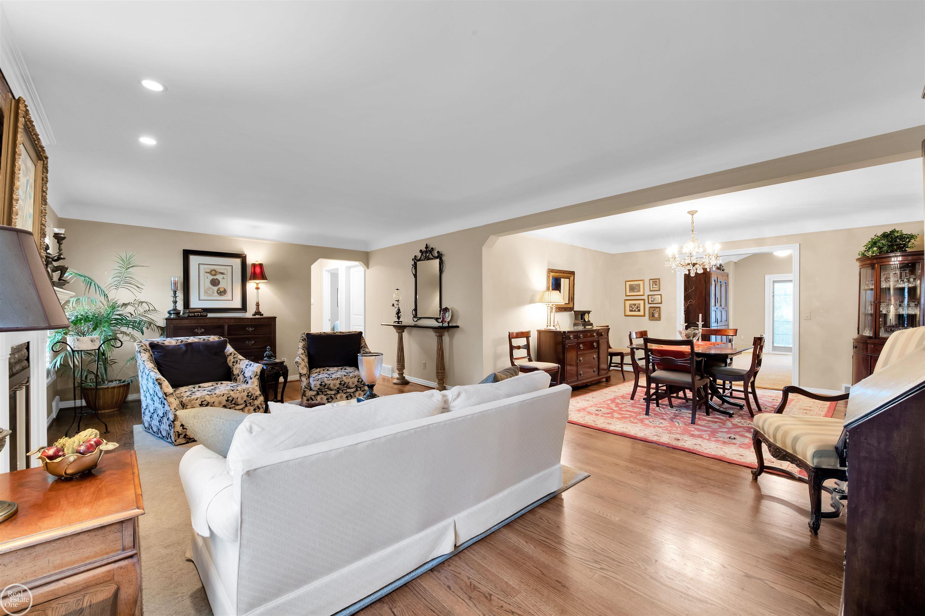 861 Shoreham Road Grosse Pointe Woods, MI 48236 - Photo 7 of 53