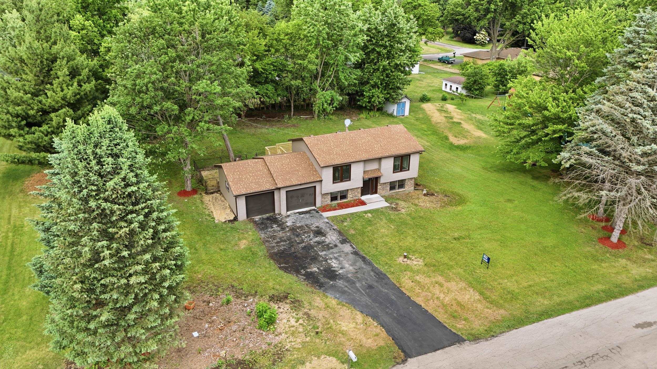 8320 Phyllis Road Rockford, IL 61108 - Photo 3 of 21