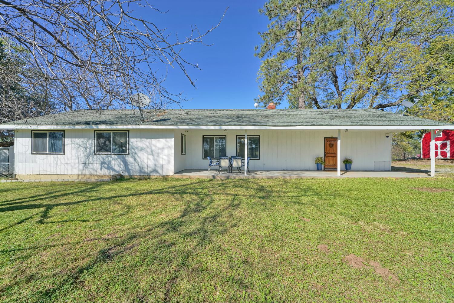 6261 Grizzly Flat Road Somerset, CA 95684 - Photo 4 of 63 front view of a house with a big yard