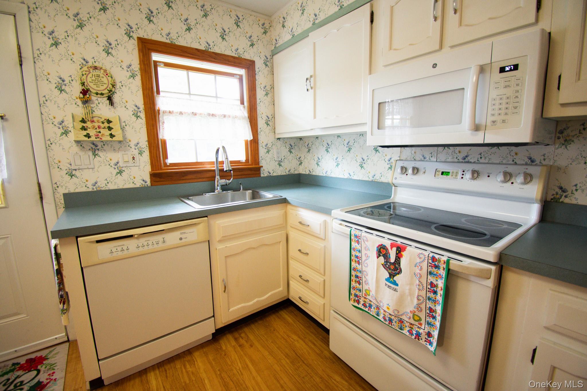 179 Ventry Court, Unit B Ridge, NY 11961 - Photo 9 of 36