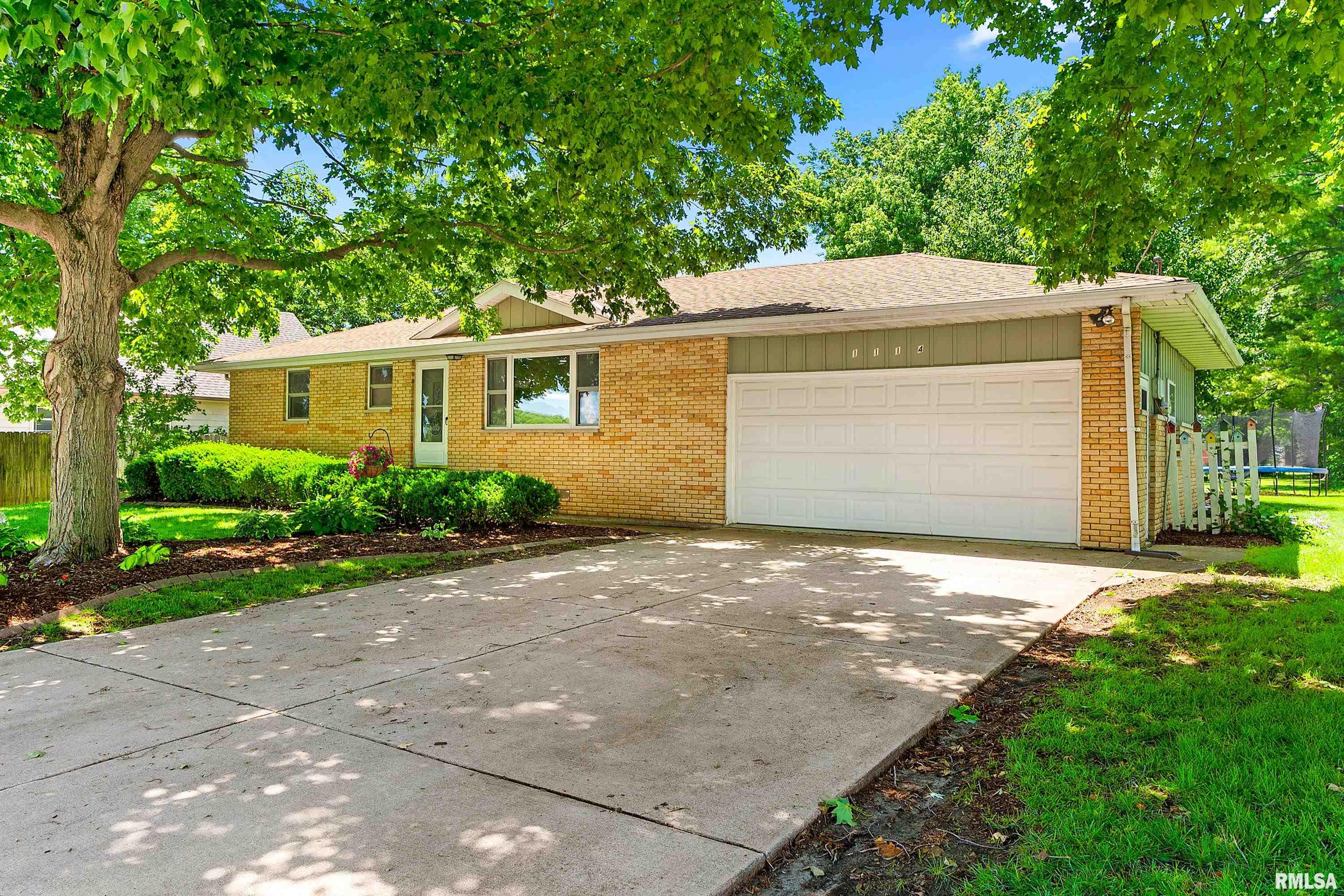 1114 South Main Street Washington, IL 61571 - Photo 3 of 38