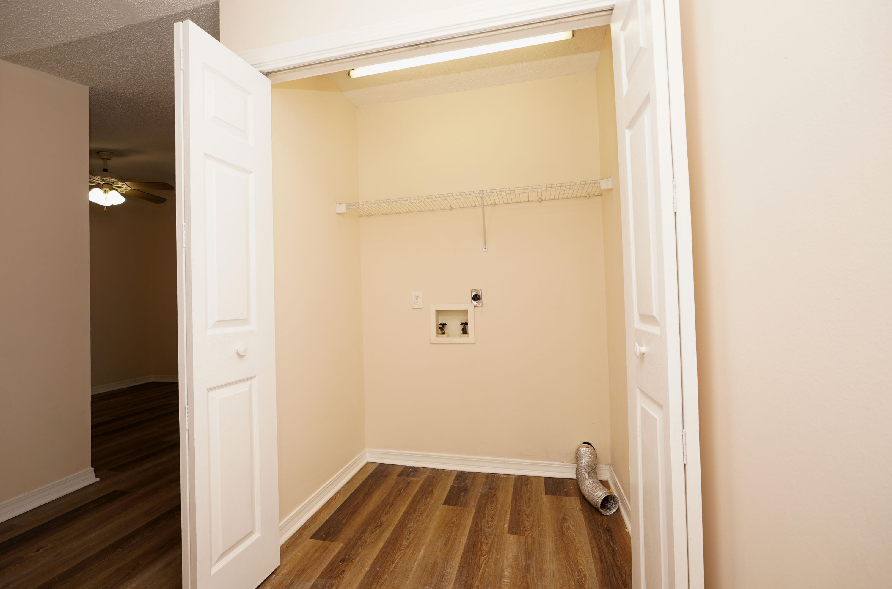 406 Springate Court Mary Esther, FL 32569 - Photo 25 of 41 a view of a small space
