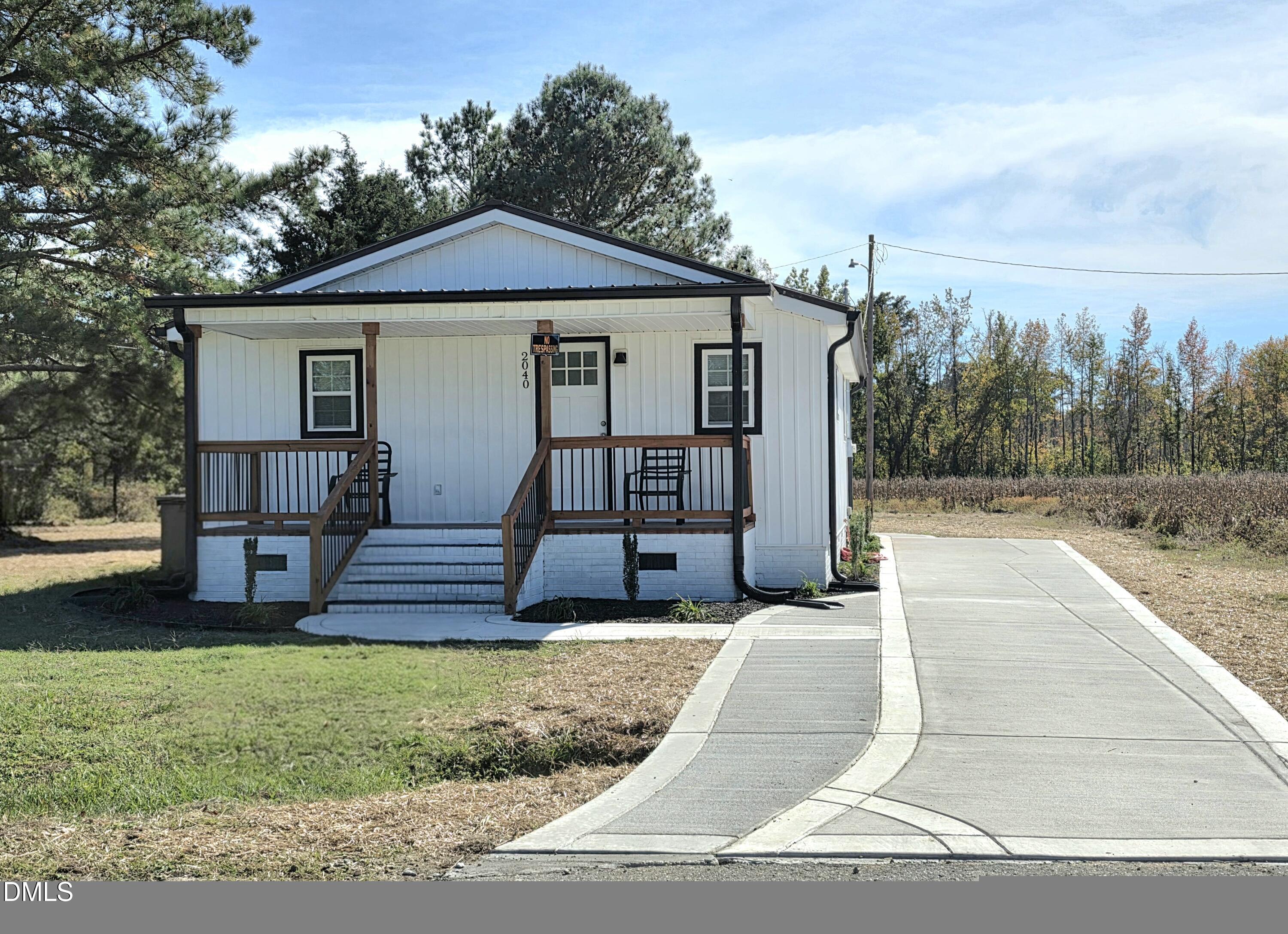 2040 Arrowhead Road Dunn, NC 28334 - Photo 2 of 59 26556(1)