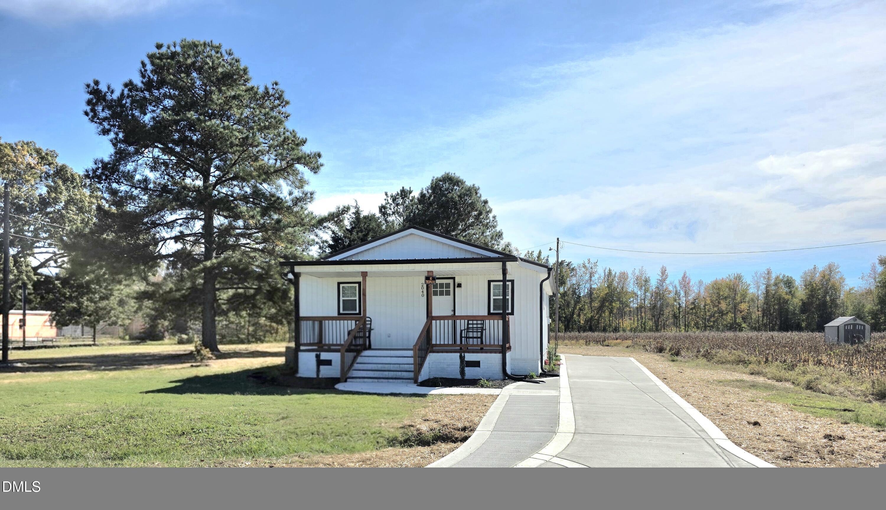 2040 Arrowhead Road Dunn, NC 28334 - Photo 3 of 59 26558(1)