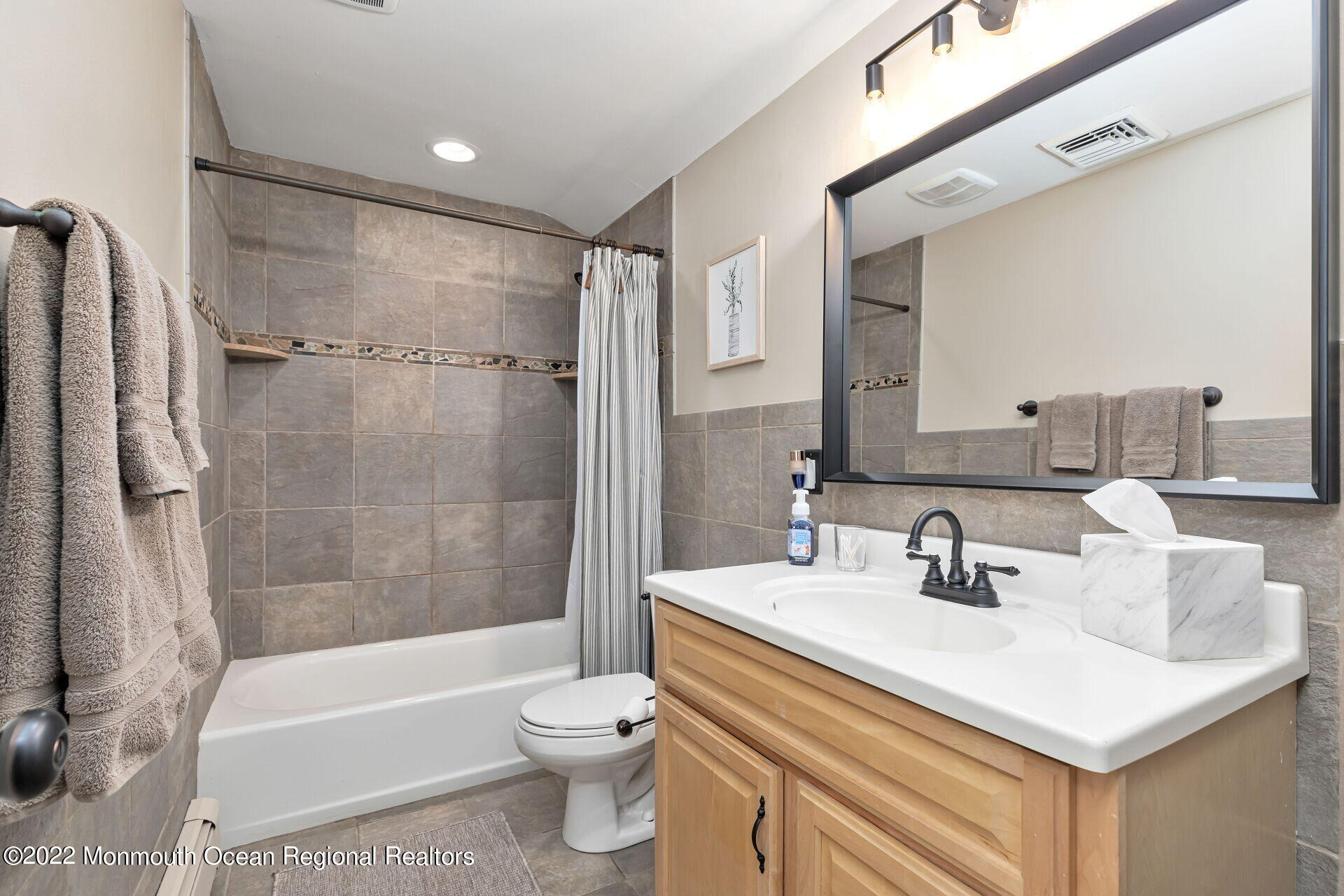 120 Cherry Tree Farm Road Middletown, NJ 07748 - Photo 18 of 36 Upstairs Full Bath
