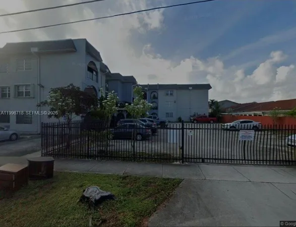 $1,700 | 300 West 74th Place, Unit 217, Hialeah, FL 33014