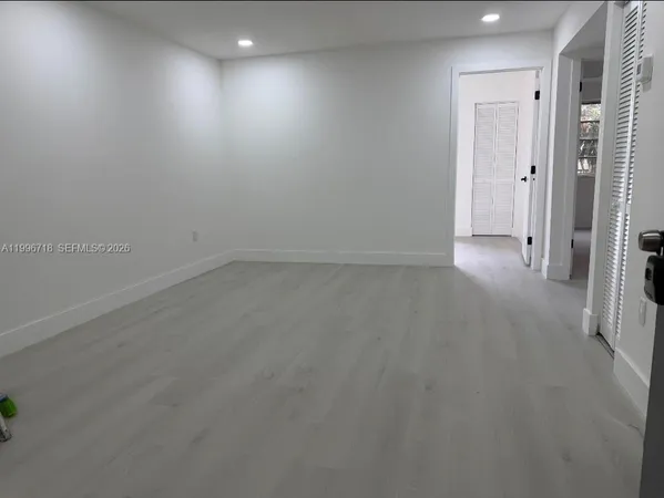 $1,700 | 300 West 74th Place, Unit 217, Hialeah, FL 33014