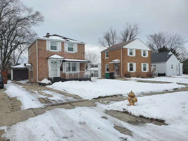 $297,500 | 2422 12th Avenue, Broadview, IL 60155