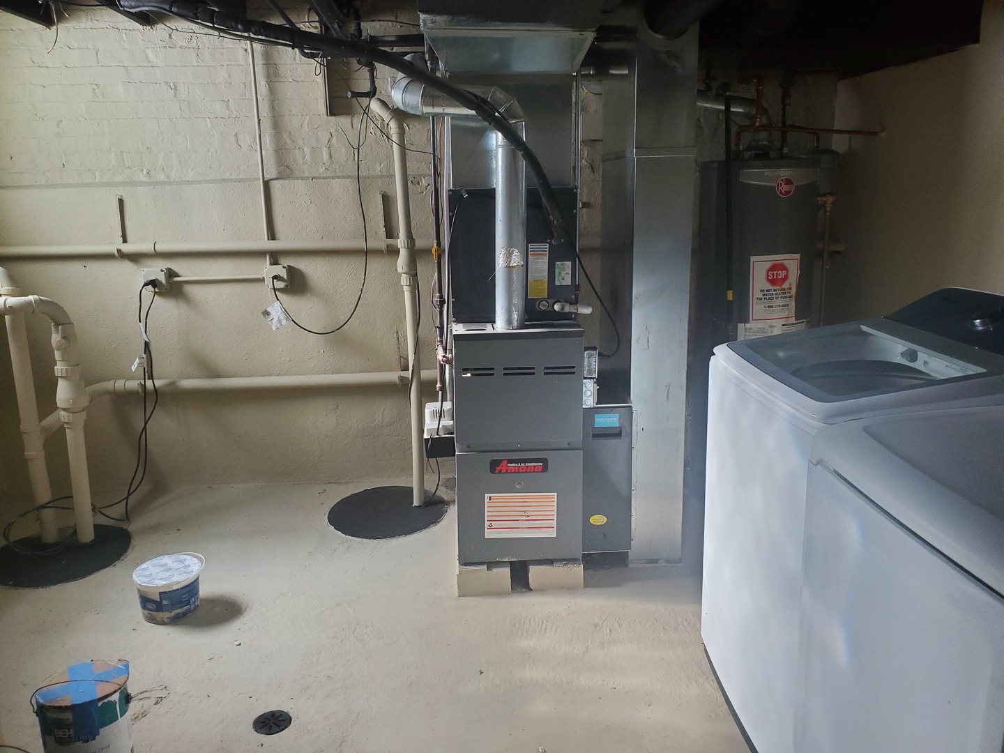 2422 12th Avenue Broadview, IL 60155 - Photo 23 of 34 a utility room with dryer and washer