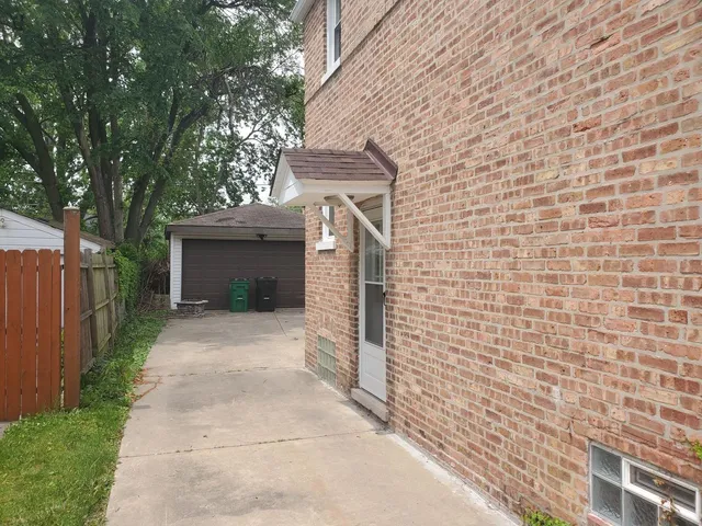 $297,500 | 2422 12th Avenue, Broadview, IL 60155