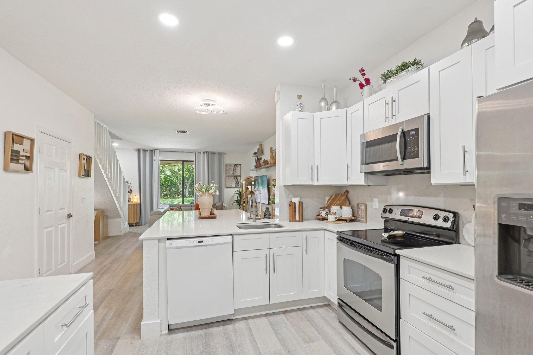 3875 Tree Top Drive Weston, FL 33332 - Photo 21 of 51 15-web-or-mls-Tree Top Dr-S1504-015