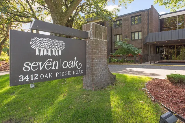 $199,000 | 3412 Oak Ridge Road, Unit 211, Minnetonka, MN 55305