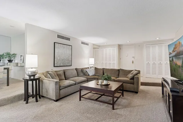 $199,000 | 3412 Oak Ridge Road, Unit 211, Minnetonka, MN 55305