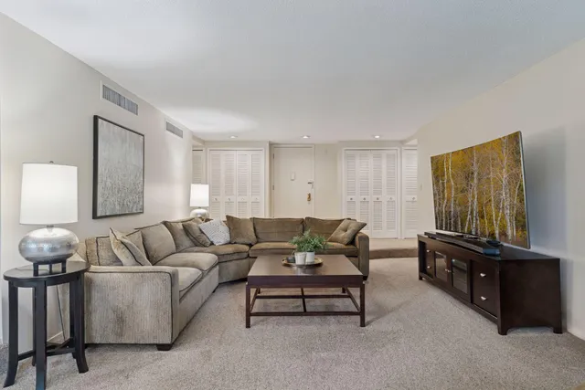 $199,000 | 3412 Oak Ridge Road, Unit 211, Minnetonka, MN 55305