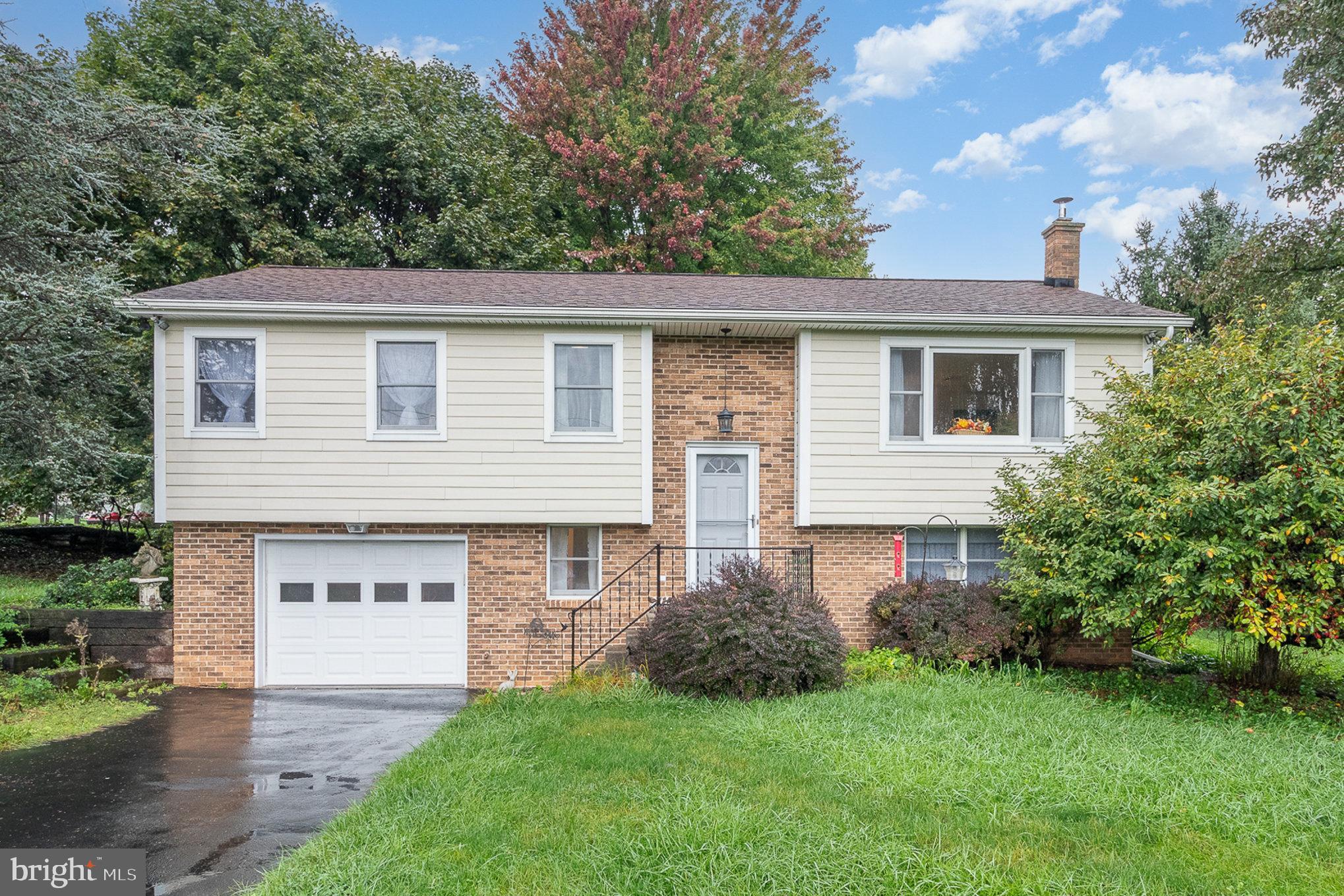 468 Mountain Road Boiling Springs, PA 17007 - Photo 2 of 26 Gallery Image 2