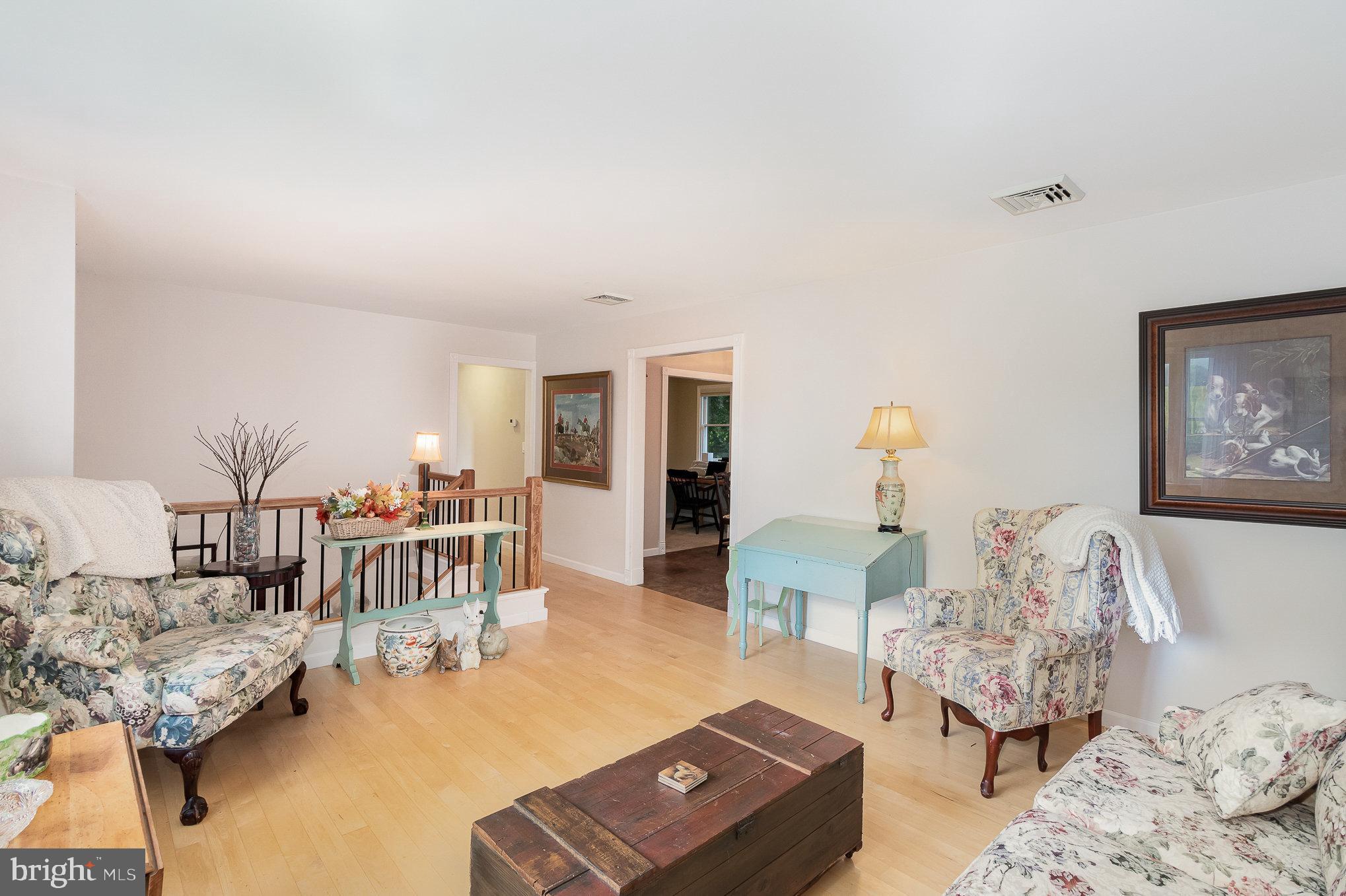 468 Mountain Road Boiling Springs, PA 17007 - Photo 5 of 26 Gallery Image 5