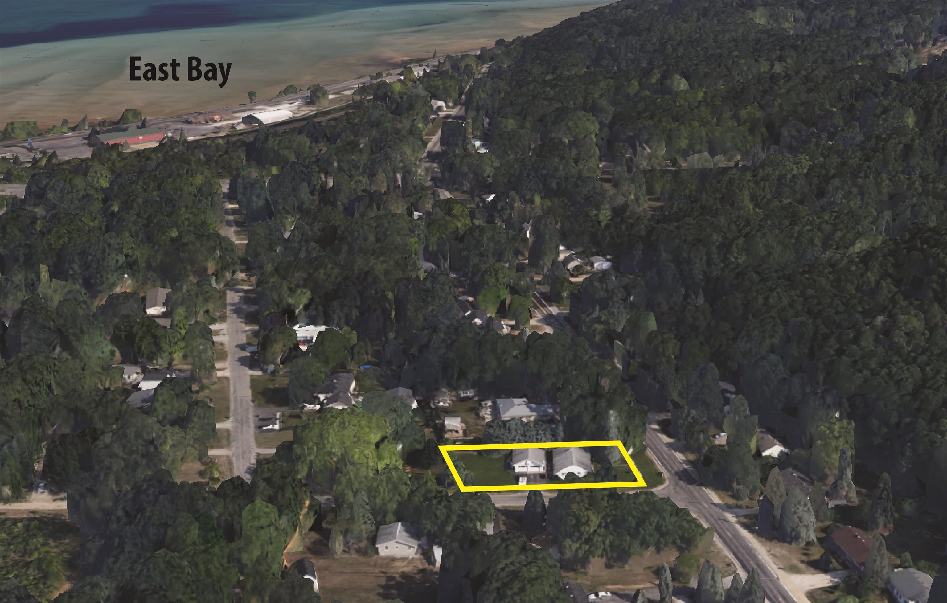 3901 Five Mile Road Traverse City, MI 49686 - Photo 4 of 25 1917580-3.JPG