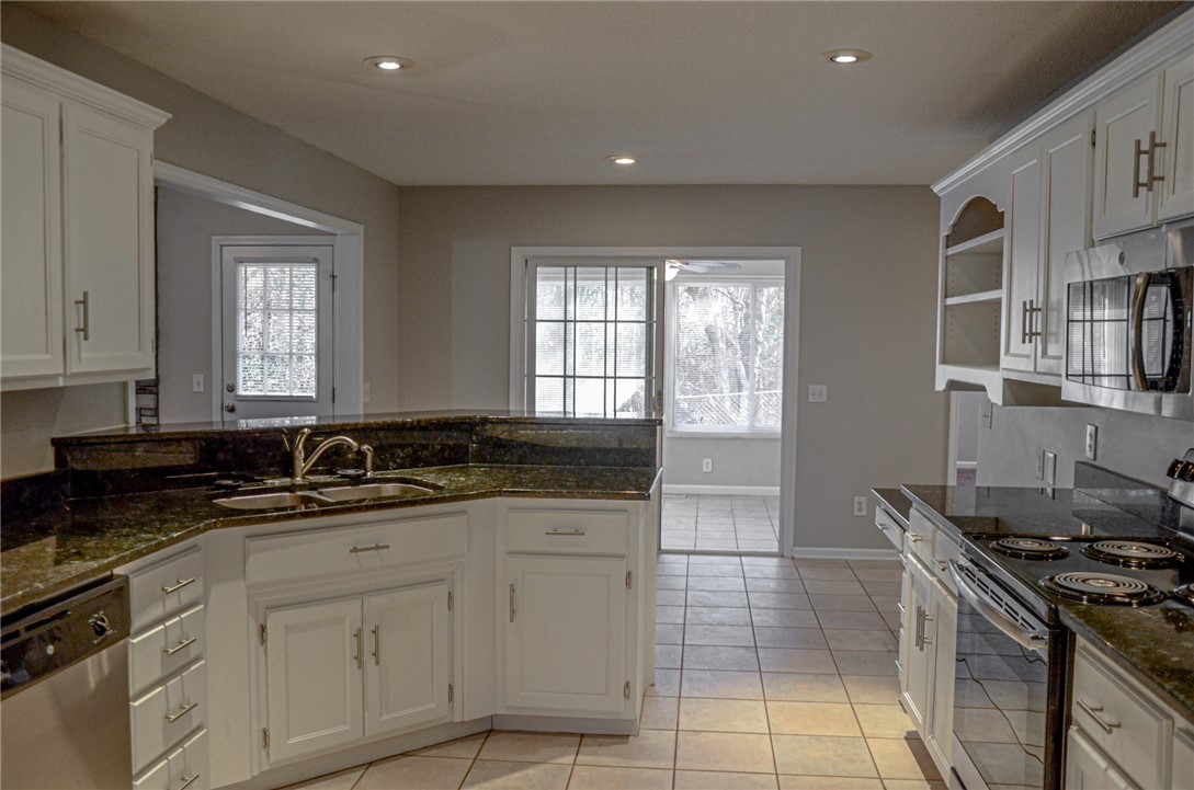 208 Redbud Street Seneca, SC 29672 - Photo 3 of 21 Gallery Image 3