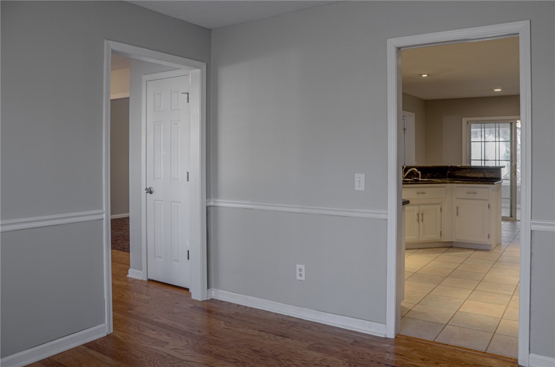 208 Redbud Street Seneca, SC 29672 - Photo 5 of 21 Gallery Image 5