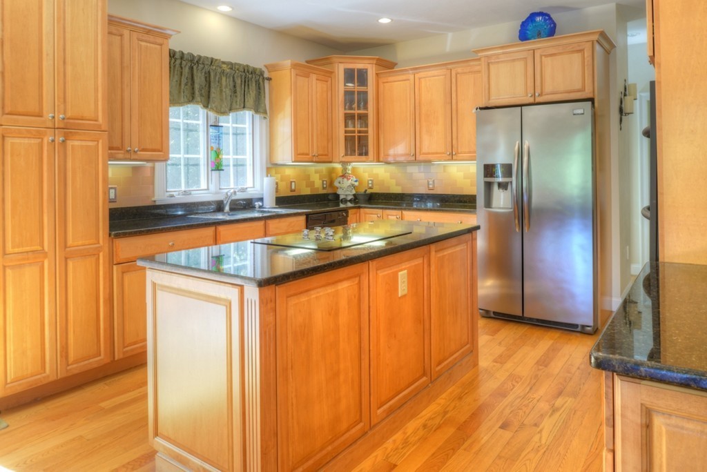 31 East Street Middleton, MA 01949 - Photo 4 of 28