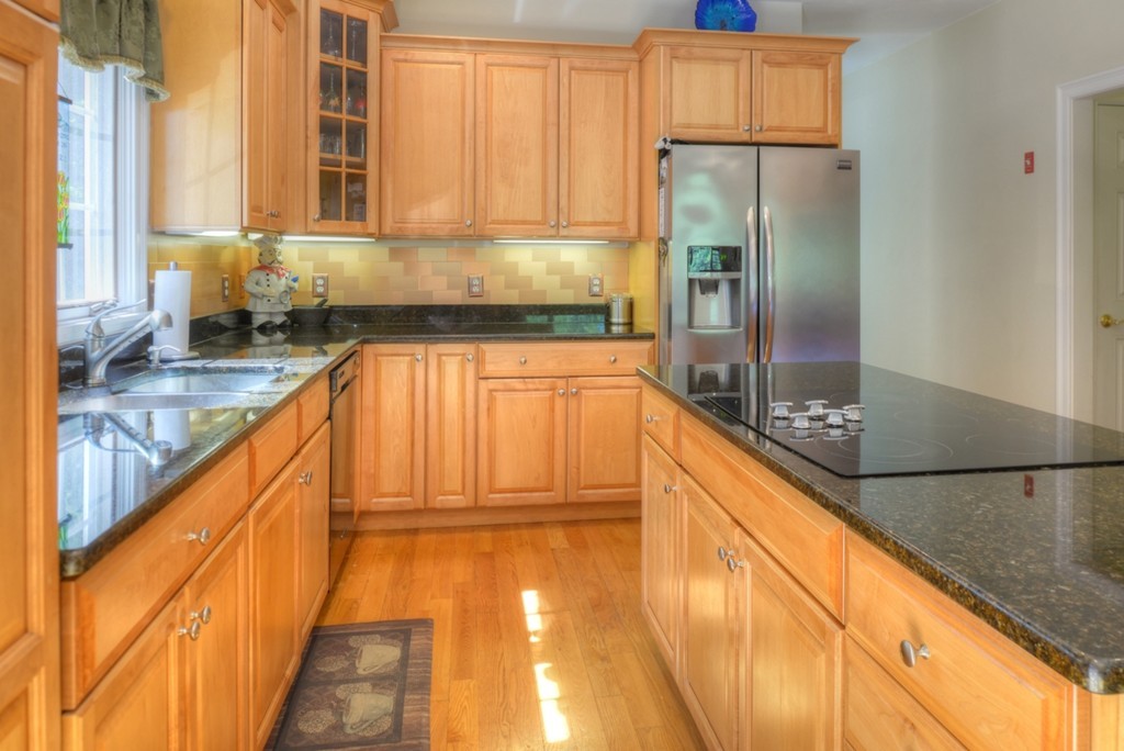 31 East Street Middleton, MA 01949 - Photo 5 of 28