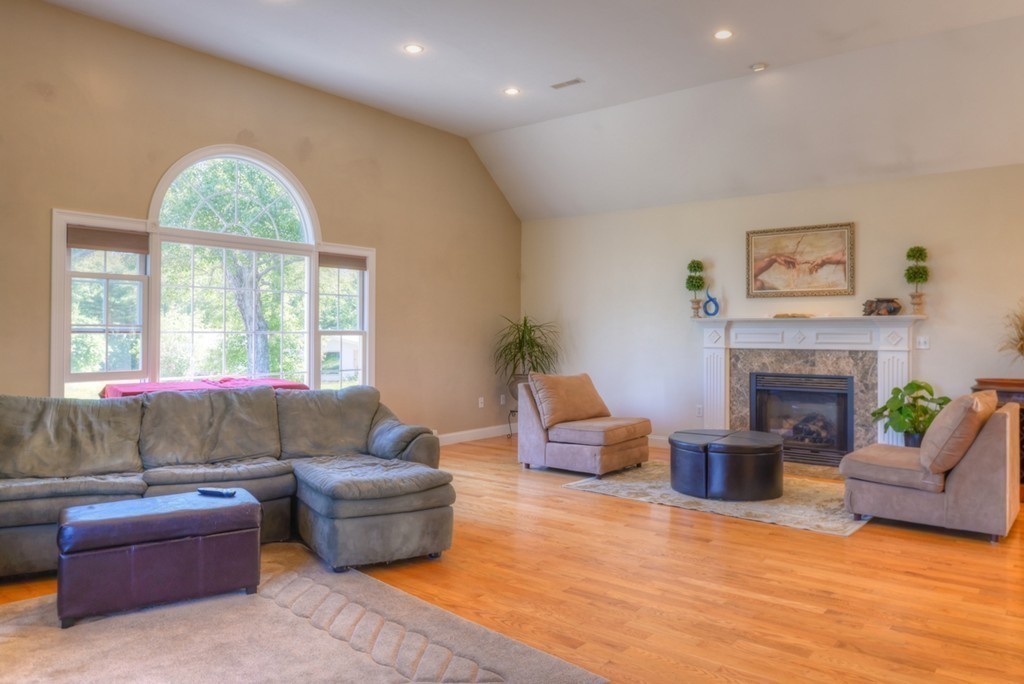 31 East Street Middleton, MA 01949 - Photo 9 of 28