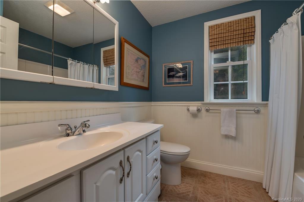 668 Wash Freeman Road Hendersonville, NC 28792 - Photo 4 of 47 Gallery Image 4