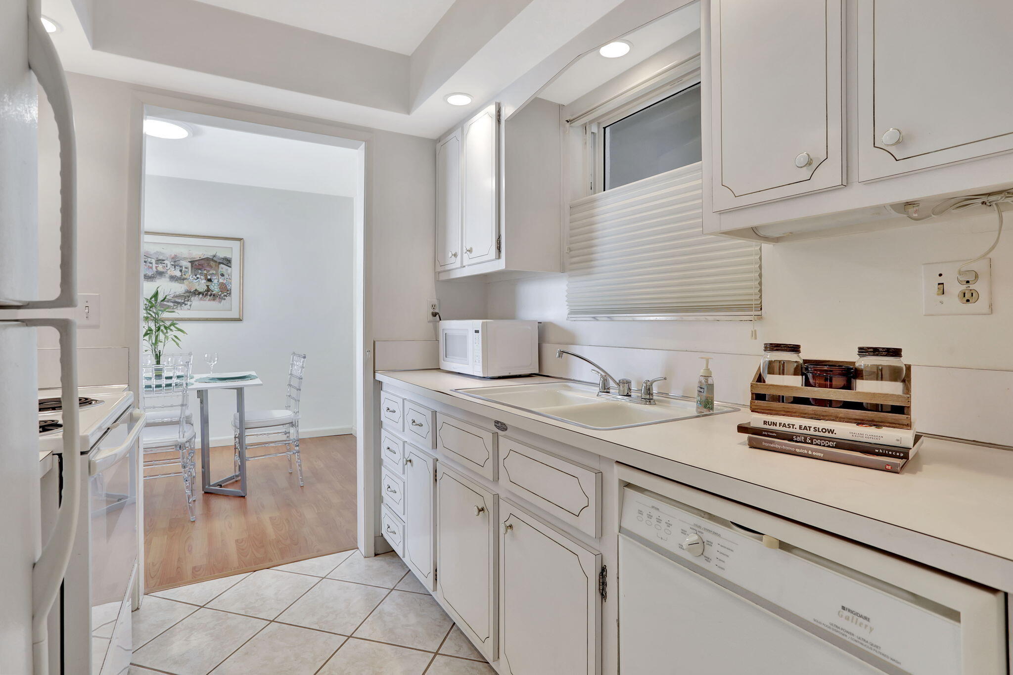 1069 Hillsboro Mile, Unit 705 Hillsboro Beach, FL 33062 - Photo 7 of 43 11-web-or-mls-001L4075