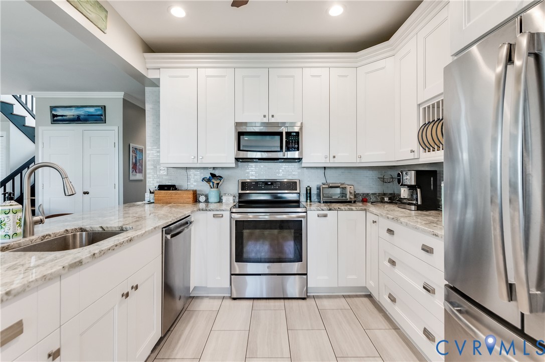 65 Oyster Shell Road, Unit 10 Deltaville, VA 23043 - Photo 14 of 46